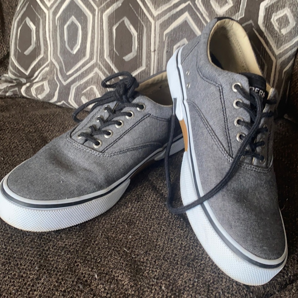 Brand new men’s Sperry shoes
